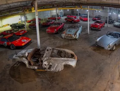 Опустошена от ураган колекция от 20 автомобила Ferrari се продава на търг