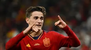 {{ otherArticle[0].article.title }}