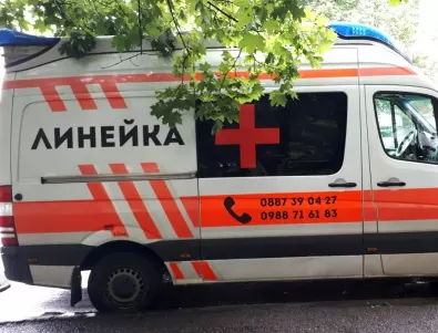 Две момчета са в болница, блъснаха ги на тротоар в Разградско