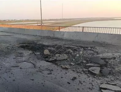 ВИДЕО: Пораженията по обстреляния Чонгарски мост в Крим