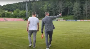 {{ otherArticle[0].article.title }}