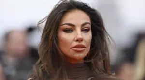 {{ otherArticle[0].article.title }}