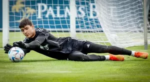 Официално: Левски удължи договора на 20-годишния Иван Андонов с 12 месеца