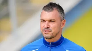 {{ otherArticle[0].article.title }}