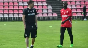 {{ otherArticle[0].article.title }}