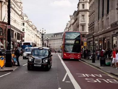 Лондон ще бори замърсяването с по-скъпо паркиране