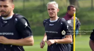 {{ otherArticle[0].article.title }}