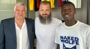 {{ otherArticle[0].article.title }}