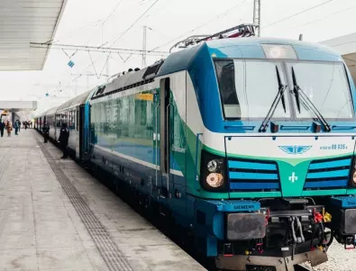 БДЖ пуска допълнителни влакове за Бургас