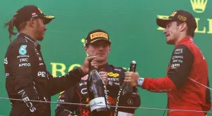 {{ otherArticle[0].article.title }}