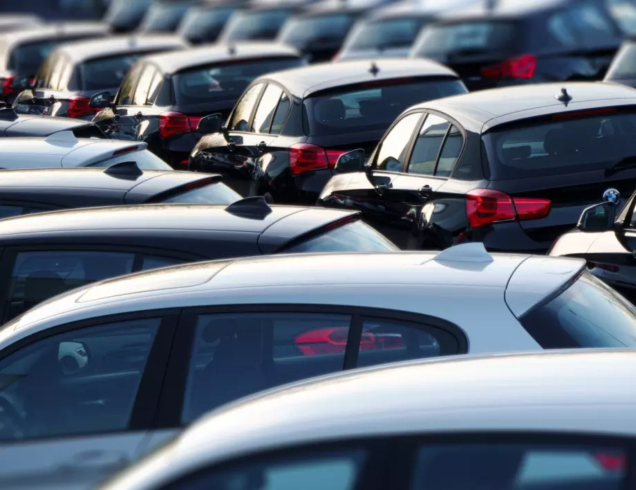 "Лавинообразно повишаване на цените": Експерт предупреждава за колите втора употреба