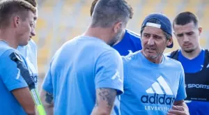 {{ otherArticle[0].article.title }}