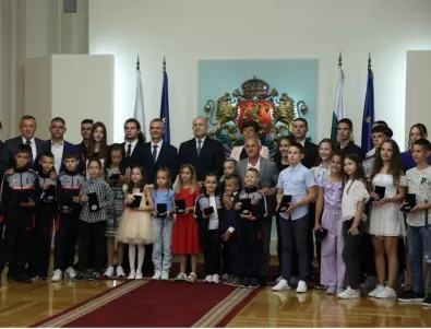 Радев: Младите ни хора и спортисти са сред най-добрите посланици на България пред света
