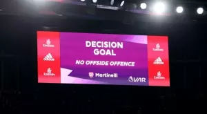 По инициатива на Арсен Венгер: Променят правилото за засада във футбола