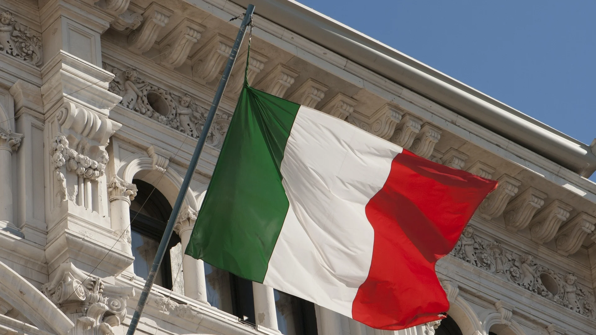 Шефът на италианския Сенат: Фашисткият поздрав не е непременно престъпление