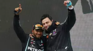 {{ otherArticle[0].article.title }}