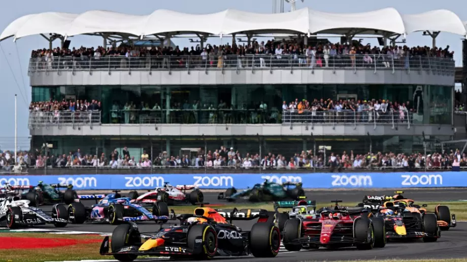 Победа на Верстапен или завръщане на Мерцедес: Какво можем да очакваме на "Силвърстоун" във Формула 1?