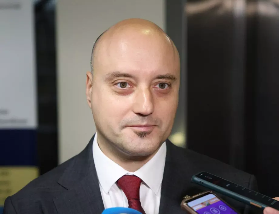 Атанас Славов каза в какъв срок се надява да има промени в Конституцията