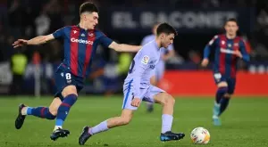 24-годишен предаде родния си клуб и отиде в градския съперник Валенсия