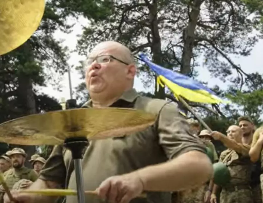 "Татко наш Залужни": Украинската армия поздрави с песен генерала за рождения му ден (ВИДЕО)