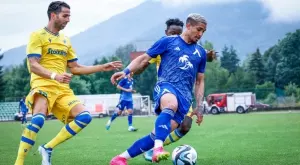 {{ otherArticle[0].article.title }}