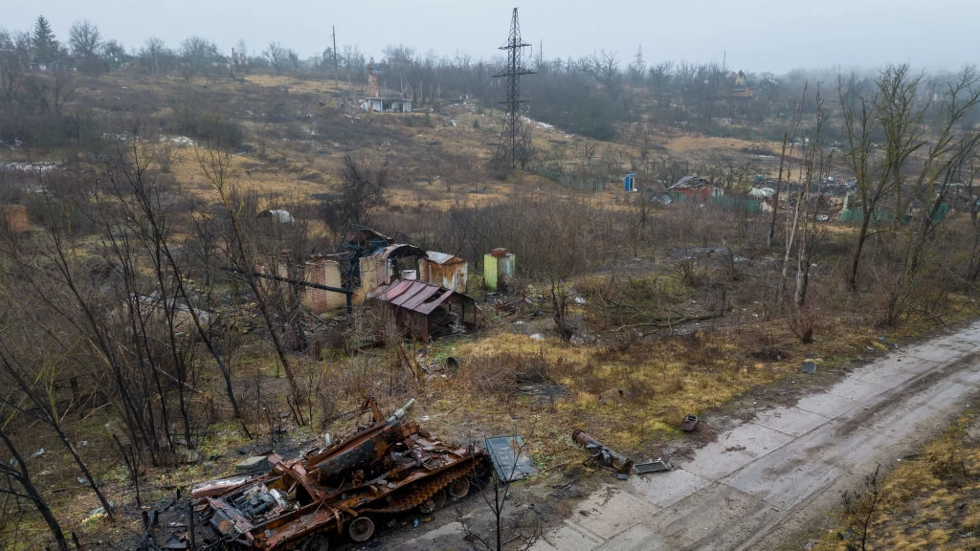 Украйна се оплаква от недостиг на снаряди, но унищожи "Солнцепек" и танк Т-90 (ВИДЕО)