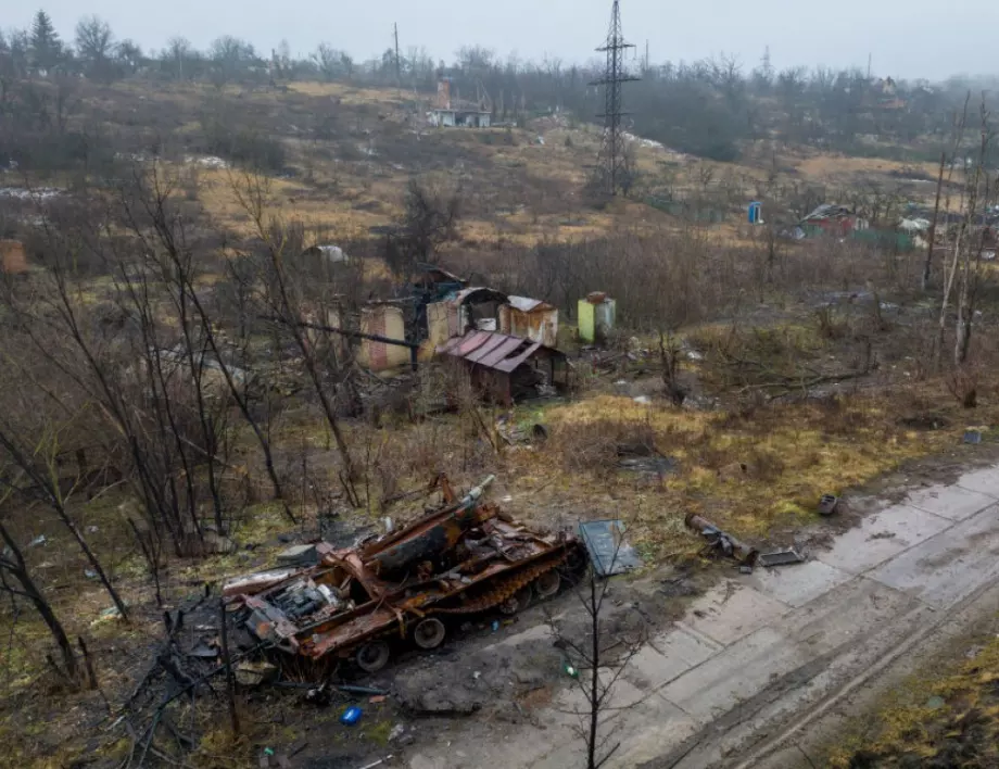 Украйна се оплаква от недостиг на снаряди, но унищожи "Солнцепек" и танк Т-90 (ВИДЕО)