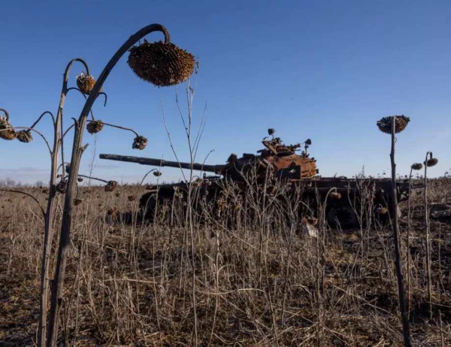 Руснаците ударно вадят стари танкове заради войната в Украйна