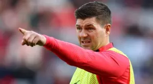 Феновете са в екстаз: Стивън Джерард се завръща в Ливърпул на "Анфийлд"