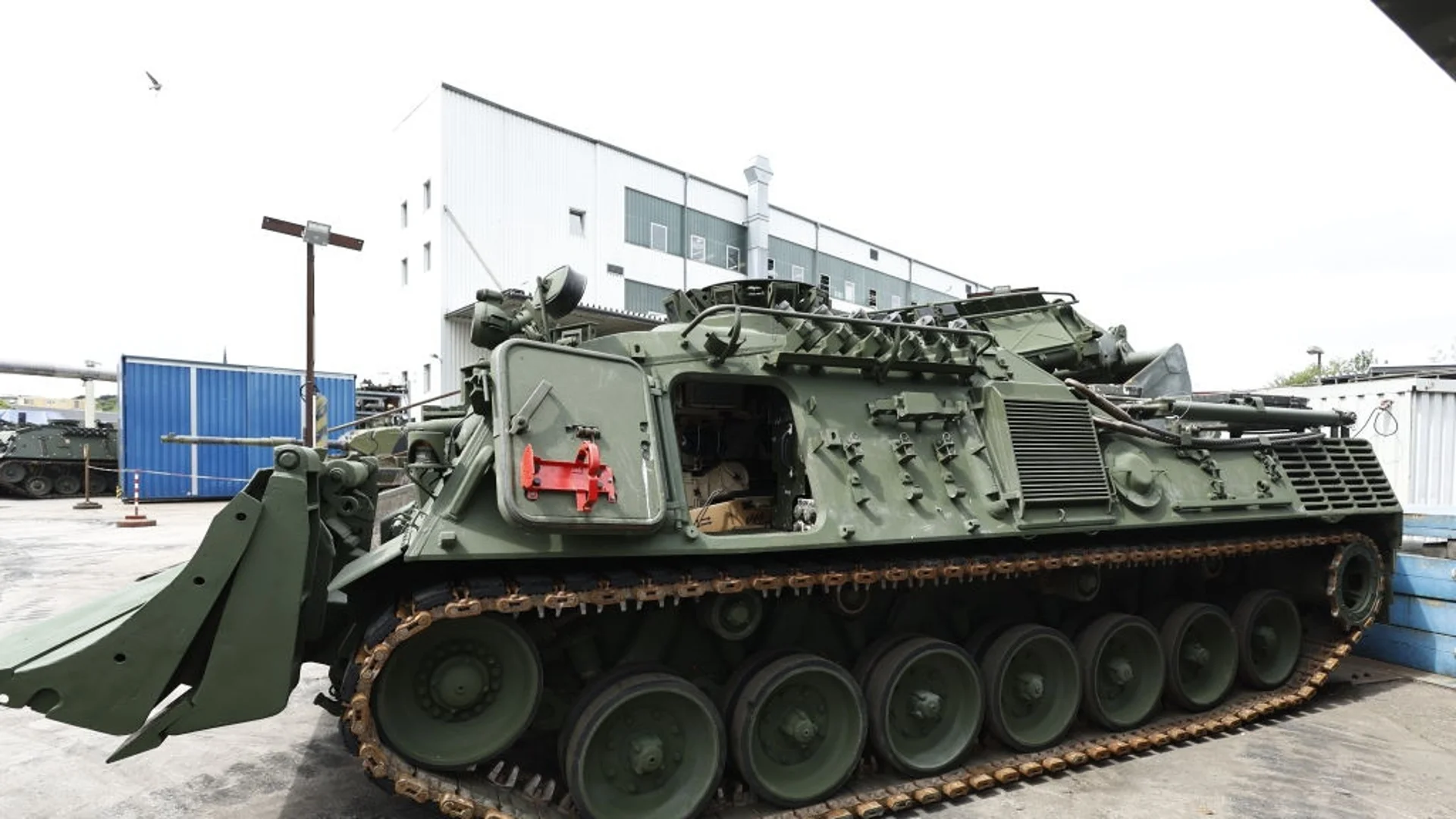 Германските танкове "Леопард-2" в Украйна са вън от строя. Опитали са ремонт, но повредите са станали повече 