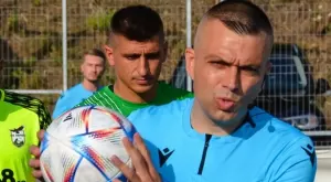 {{ otherArticle[0].article.title }}