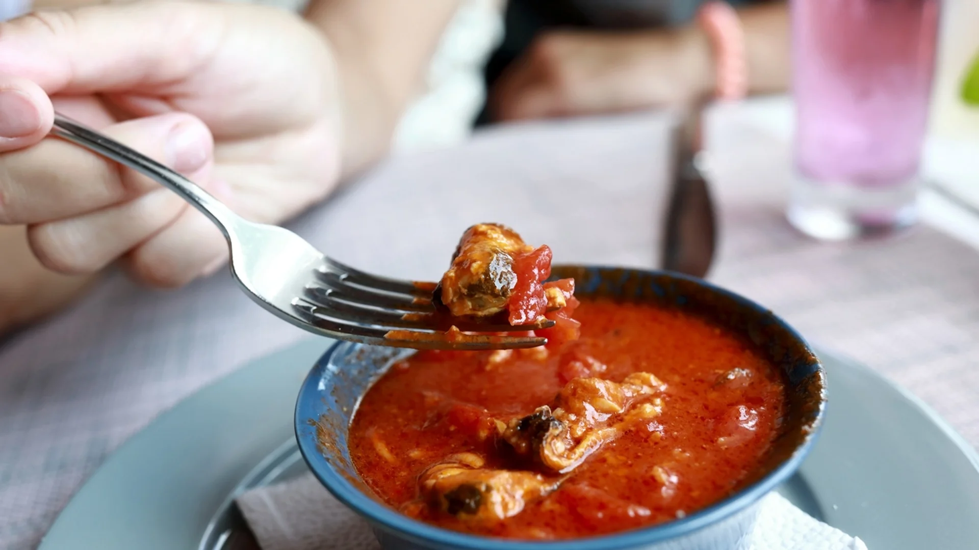 Каква е тайната на най-вкусните кюфтета с доматен сос?