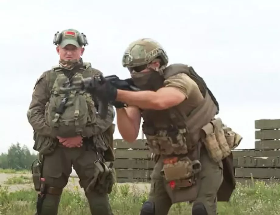 Страшни професионалисти!: "Вагнер" вече са инструктори на беларуската армия (ВИДЕО)
