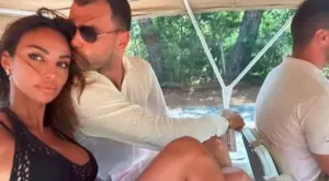 {{ otherArticle[0].article.title }}