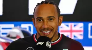 Люис Хамилтън най-накрая доволен от болида на Мерцедес след тренировките в Япония