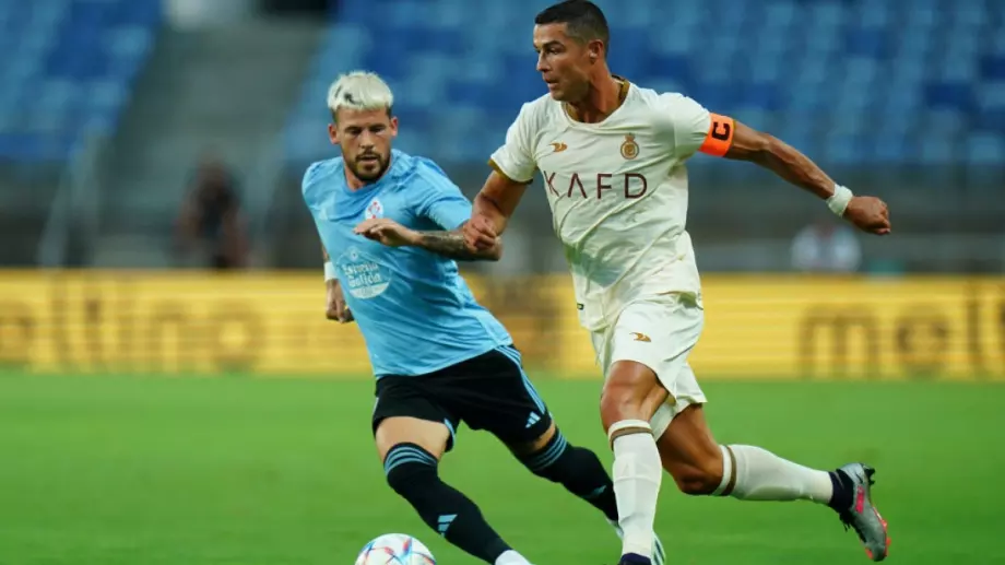 38-годишният Роналдо се забавлява с отбраната на тим от Ла Лига (ВИДЕО)