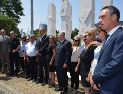 В Бургас почетоха жертвите от терористичния атентат на Сарафово