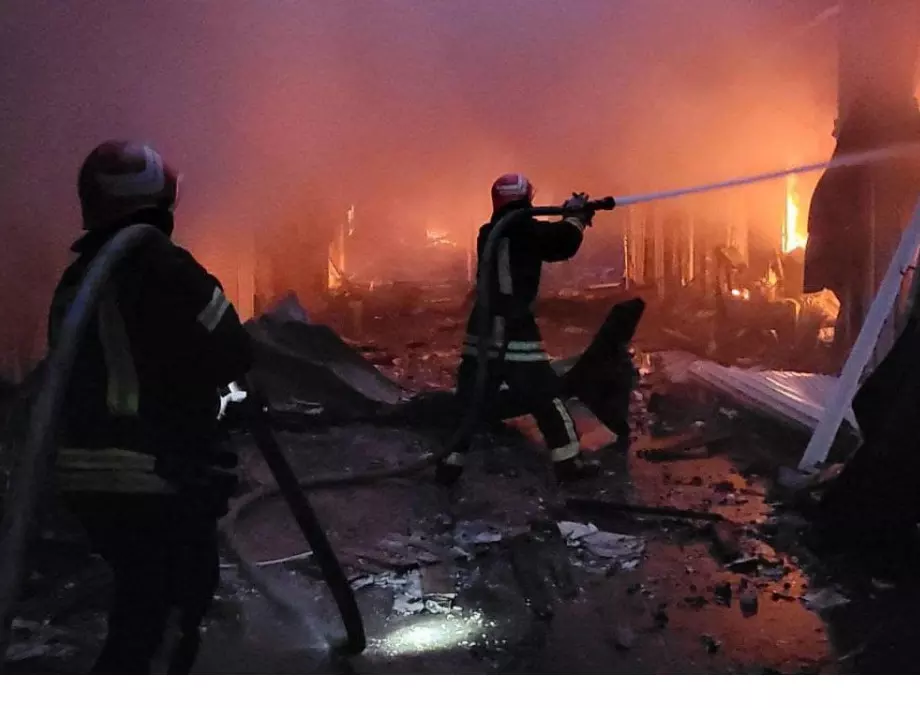 Пожар изпепели известен рибен ресторант във Варна