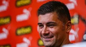 {{ otherArticle[0].article.title }}