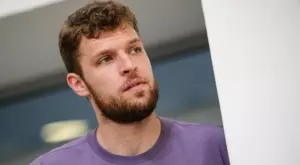 {{ otherArticle[0].article.title }}