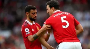 "Трудно му е": Какво казал Хари Магуайър на Бруно Фернандеш при връчването на капитанската лента?