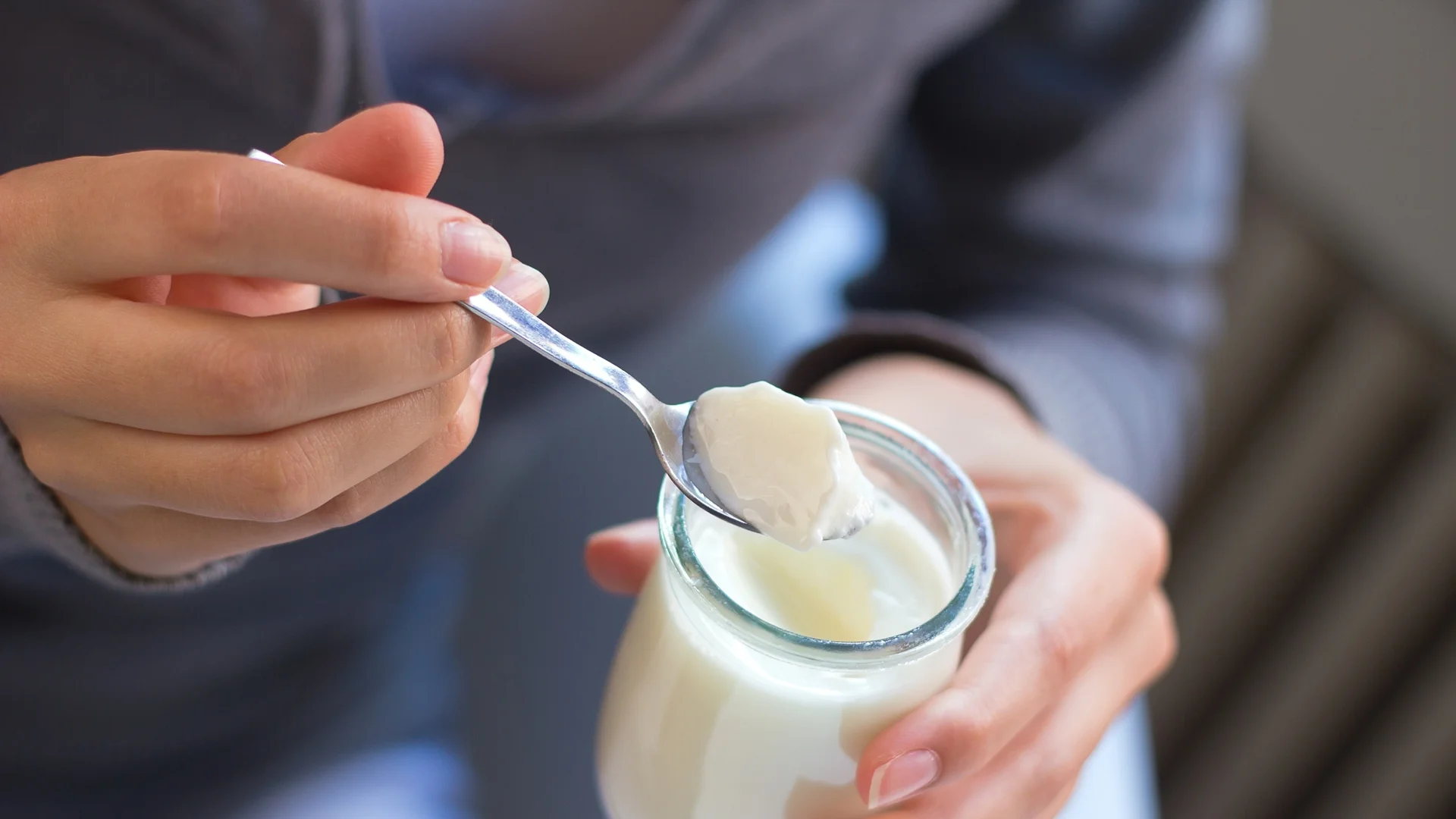 Полезно ли е киселото мляко за черния дроб