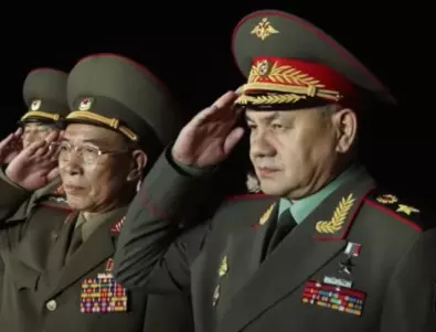Кремъл все по-зависим: Шойгу е търсил оръжия в Северна Корея