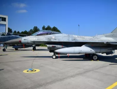 В очакване на F-16: Украинските пощи пуснаха марка с изтребителя (СНИМКА)