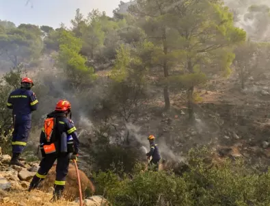 Завърнаха се български пожарникари, гасили огъня в Гърция
