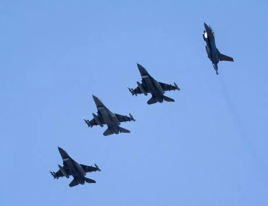 България влезе в "коалиция F-16" за Украйна, без да притежава изтребителите