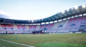 Нападнатият фен на Левски е опериран, разкриха повече за състоянието му