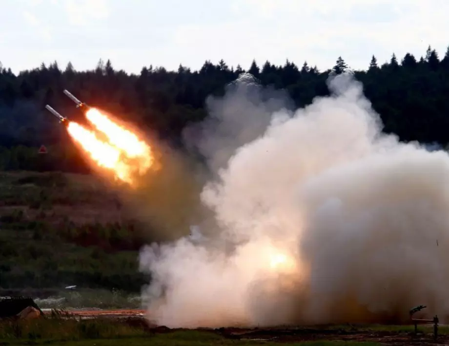 Руска буря от ракети и дронове връхлетя Украйна (ВИДЕО)
