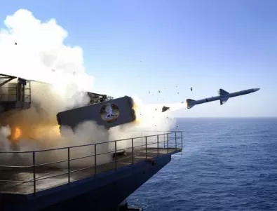 Американски военен кораб е свалил куп дронове от Йемен