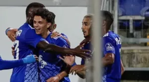 Държи ли спонсорът на Левски правата на две от звездите? "Сините" с категоричен отговор